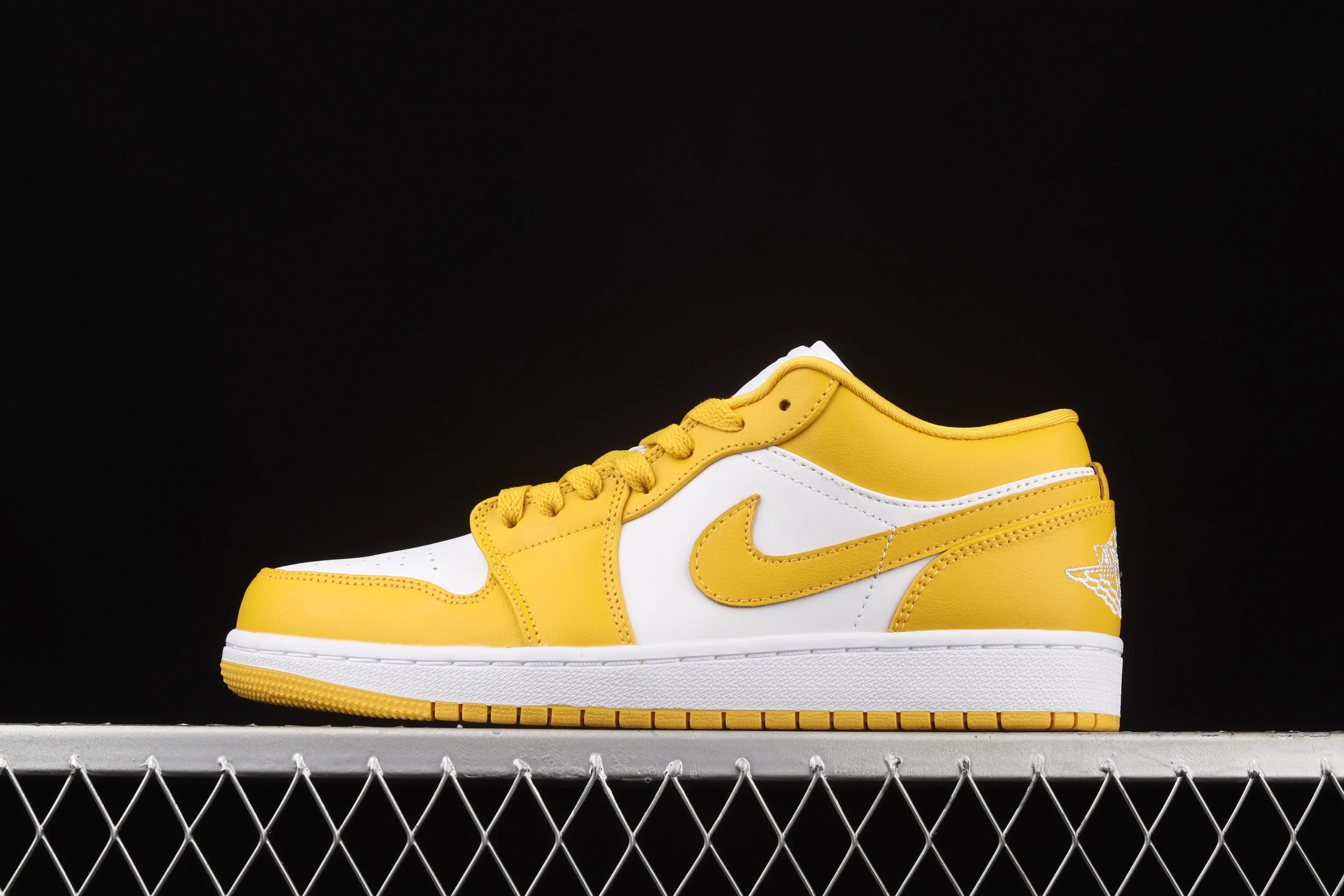 All categories Air Jordan Jordan series basketball shoes Air Jordan 1 Low Air Jordan 1 Low AJ1 Joe 1 white and yellow low-top cultural and leisure sports sneakers 553558-171